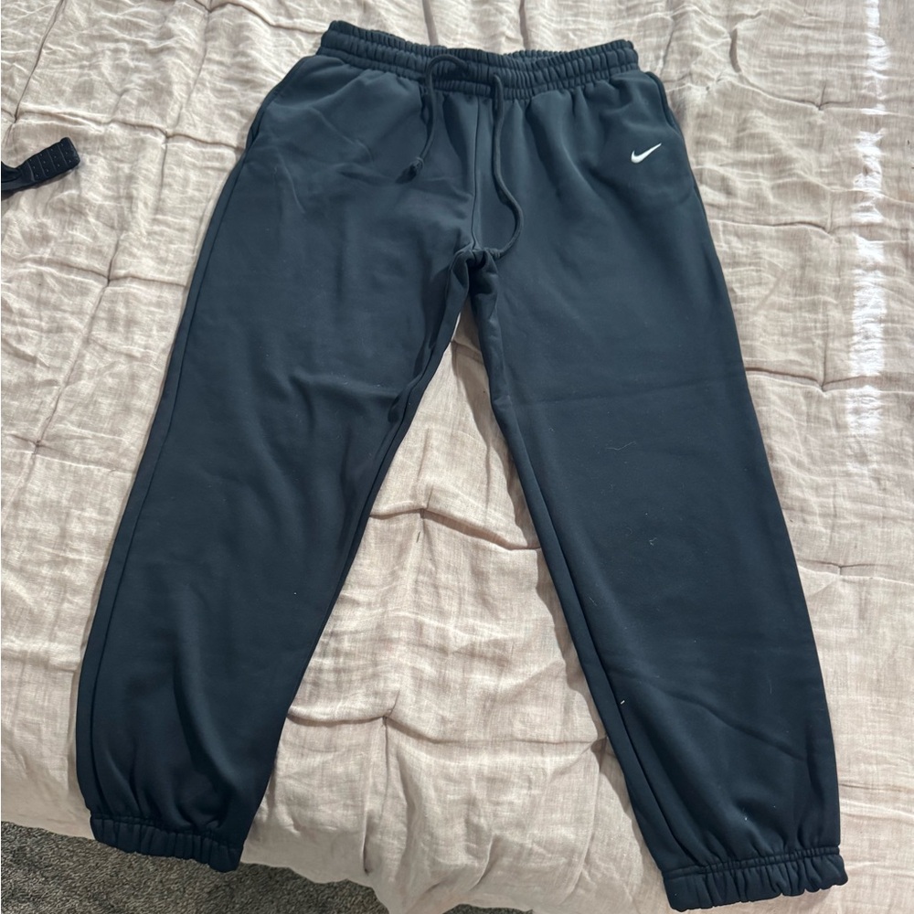 Nike Women’s Black Sweatpants